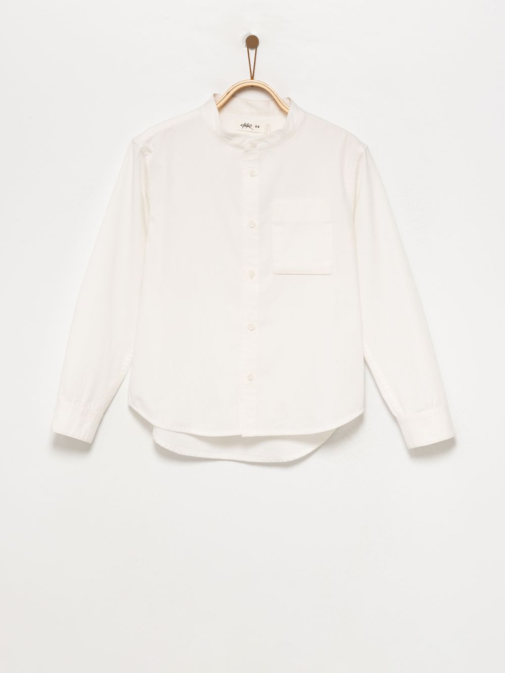 חולצה מכופתרת עם צווארון סיני