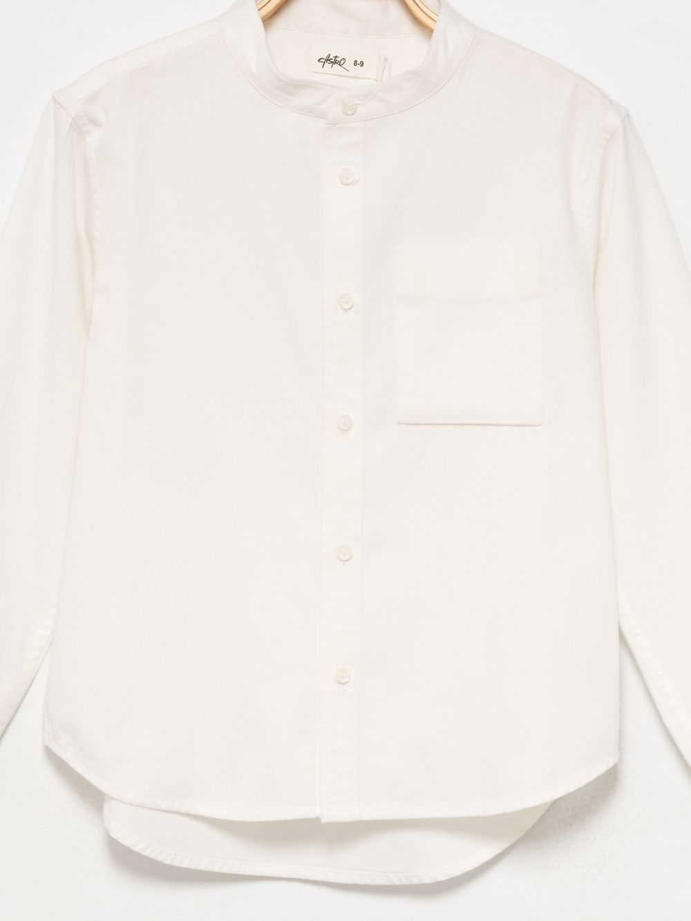 חולצה מכופתרת עם צווארון סיני