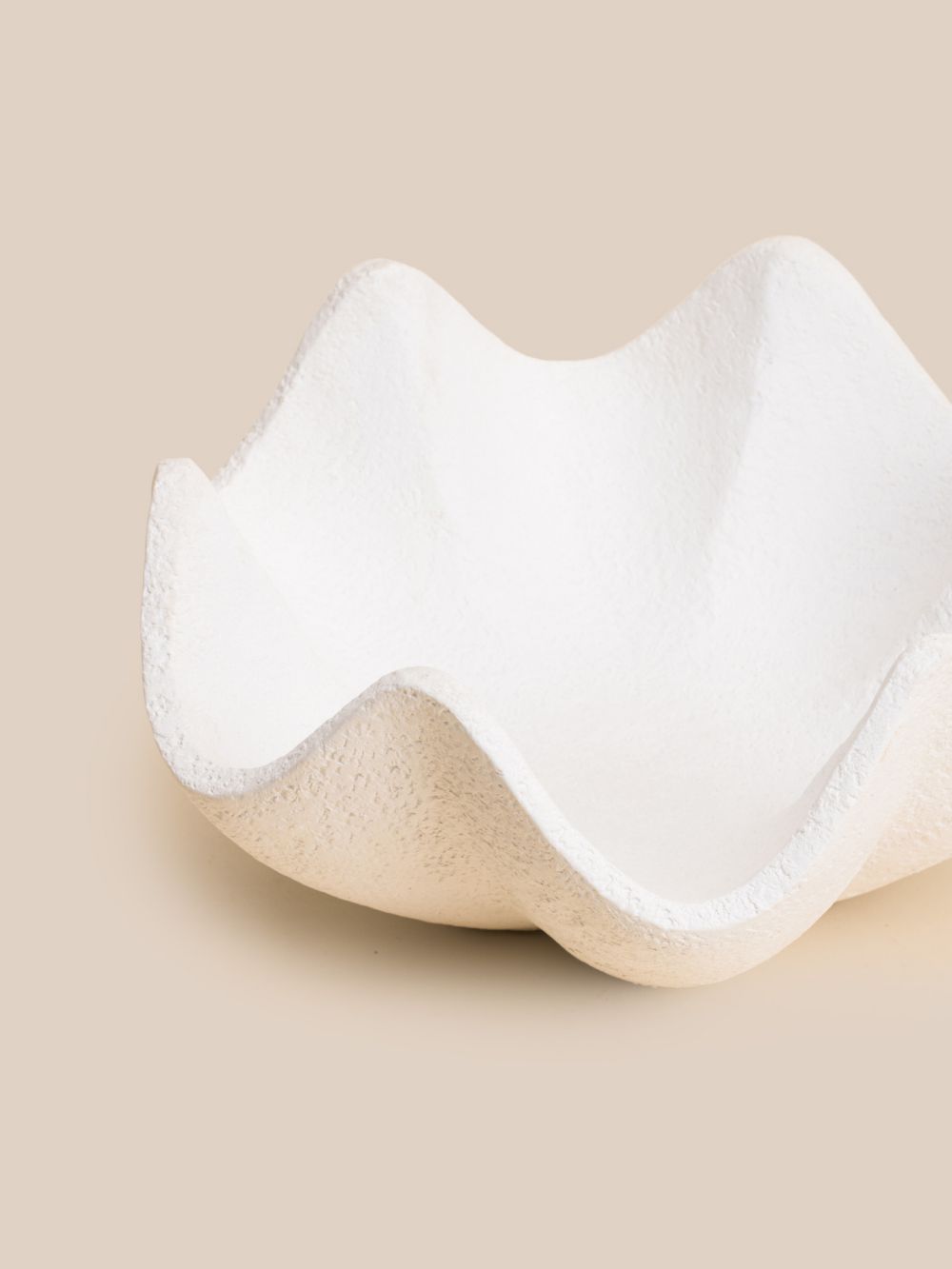קערה דקורטיבית מסולסלת 23.5CM