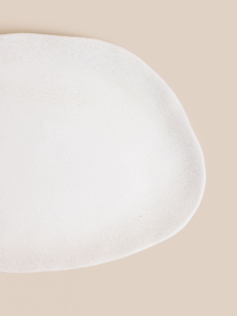 מגש דקורטיבי אסימטרי לבן 32X24.5CM