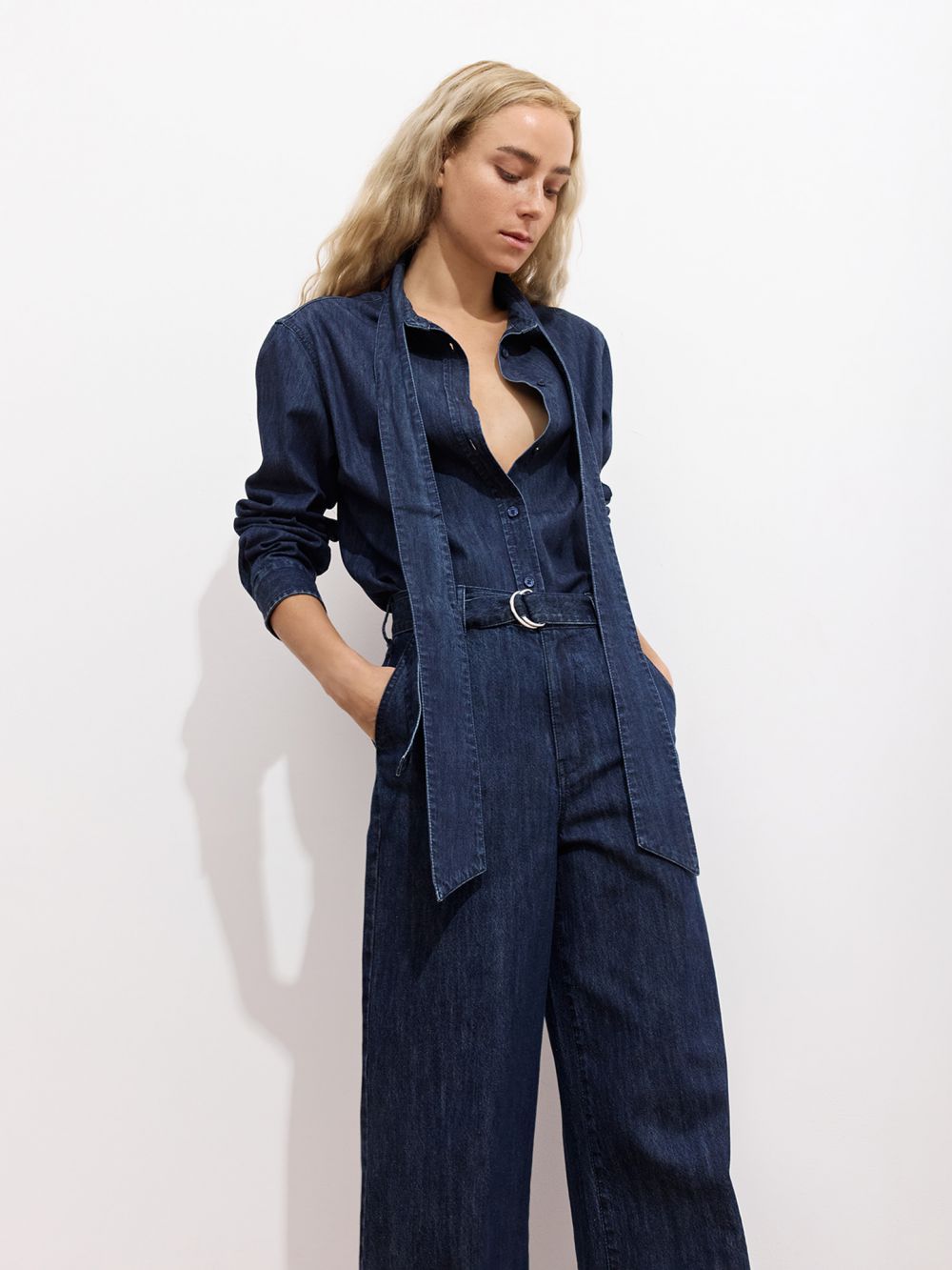 חולצת ג׳ינס עם דיטייל קשירה