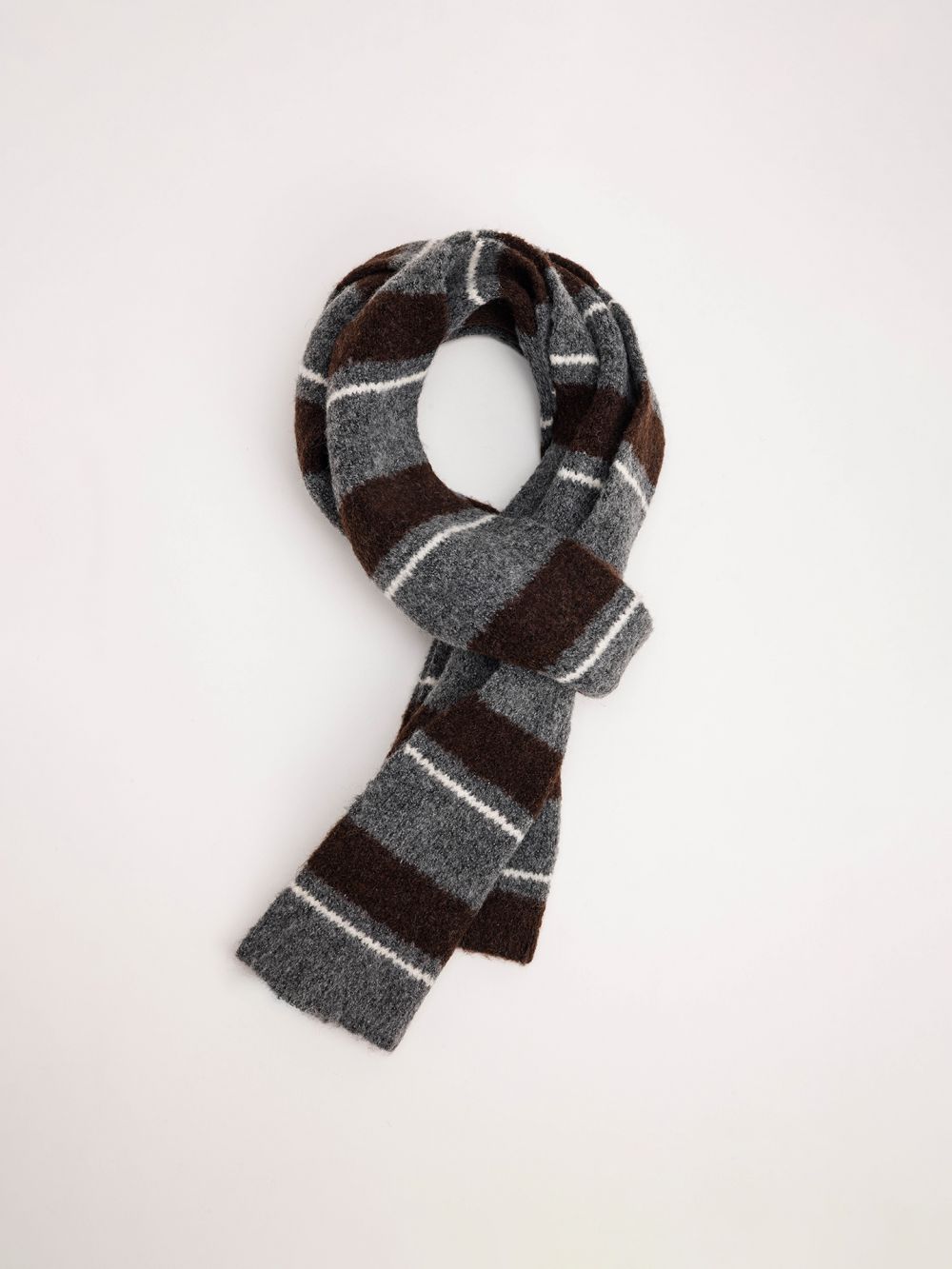 צעיף בשילוב פסים