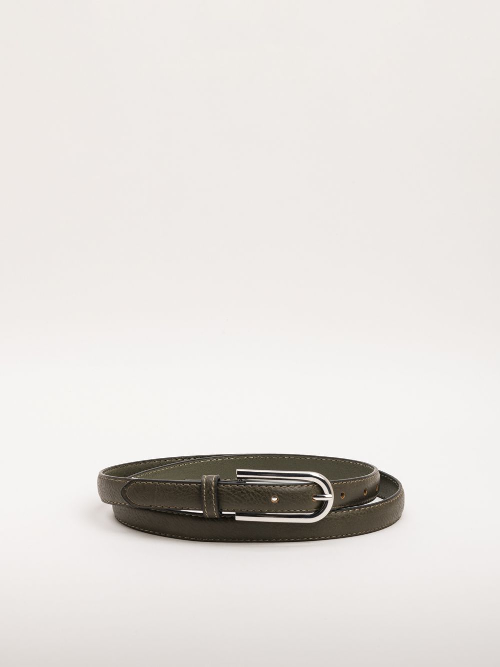 חגורת דקה עם אבזם מוארך