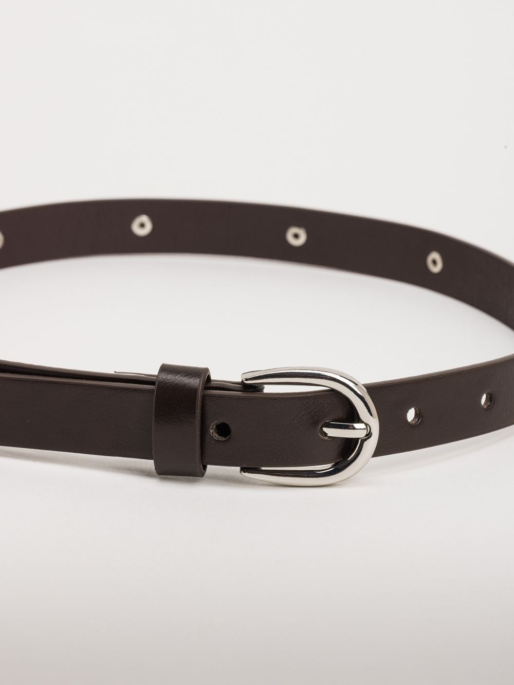 חגורה בעיטור ניטים בצורת לבבות לבנות