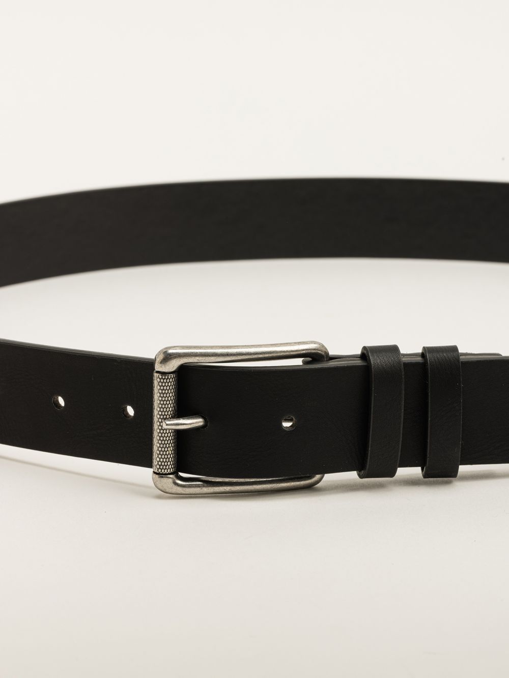 חגורה עם אבזם מרובע