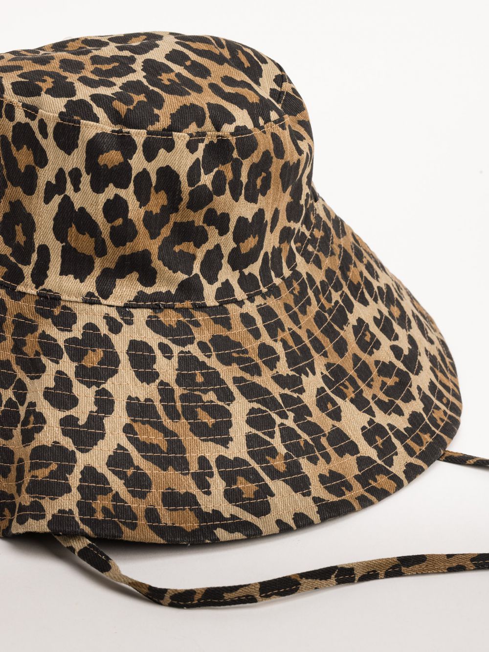 כובע באקט מנומר