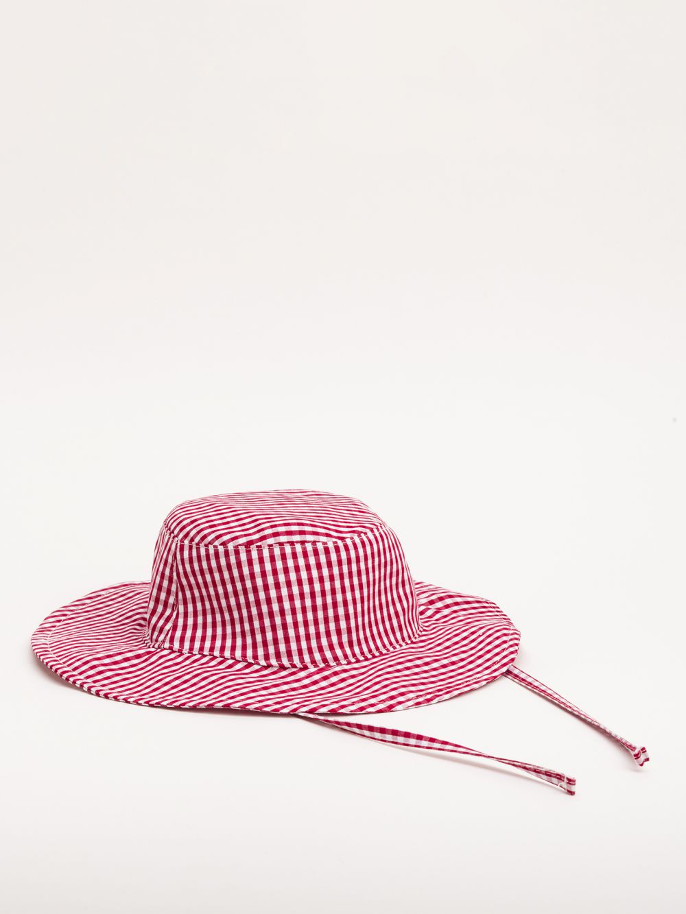 כובע באקט רחב שוליים