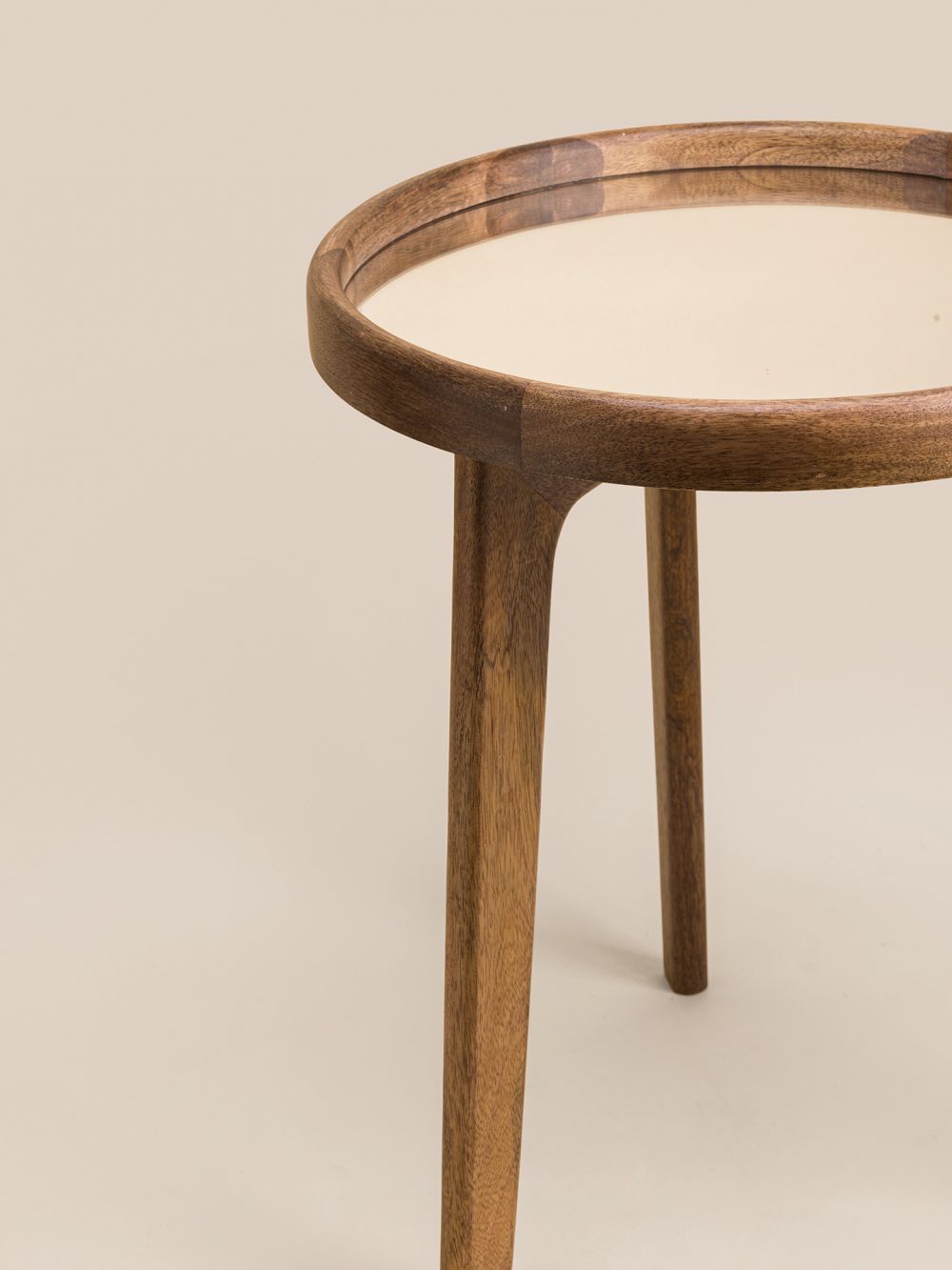 שולחן צד עץ מנגו ומראה