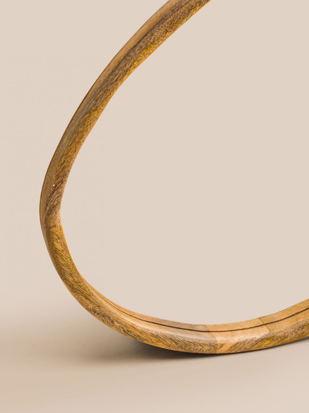 מראת עץ אמורפית 36.5*39*3 סמ