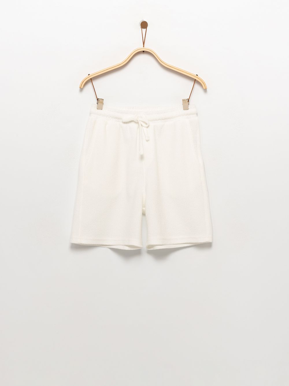 סט חולצה ומכנסיים