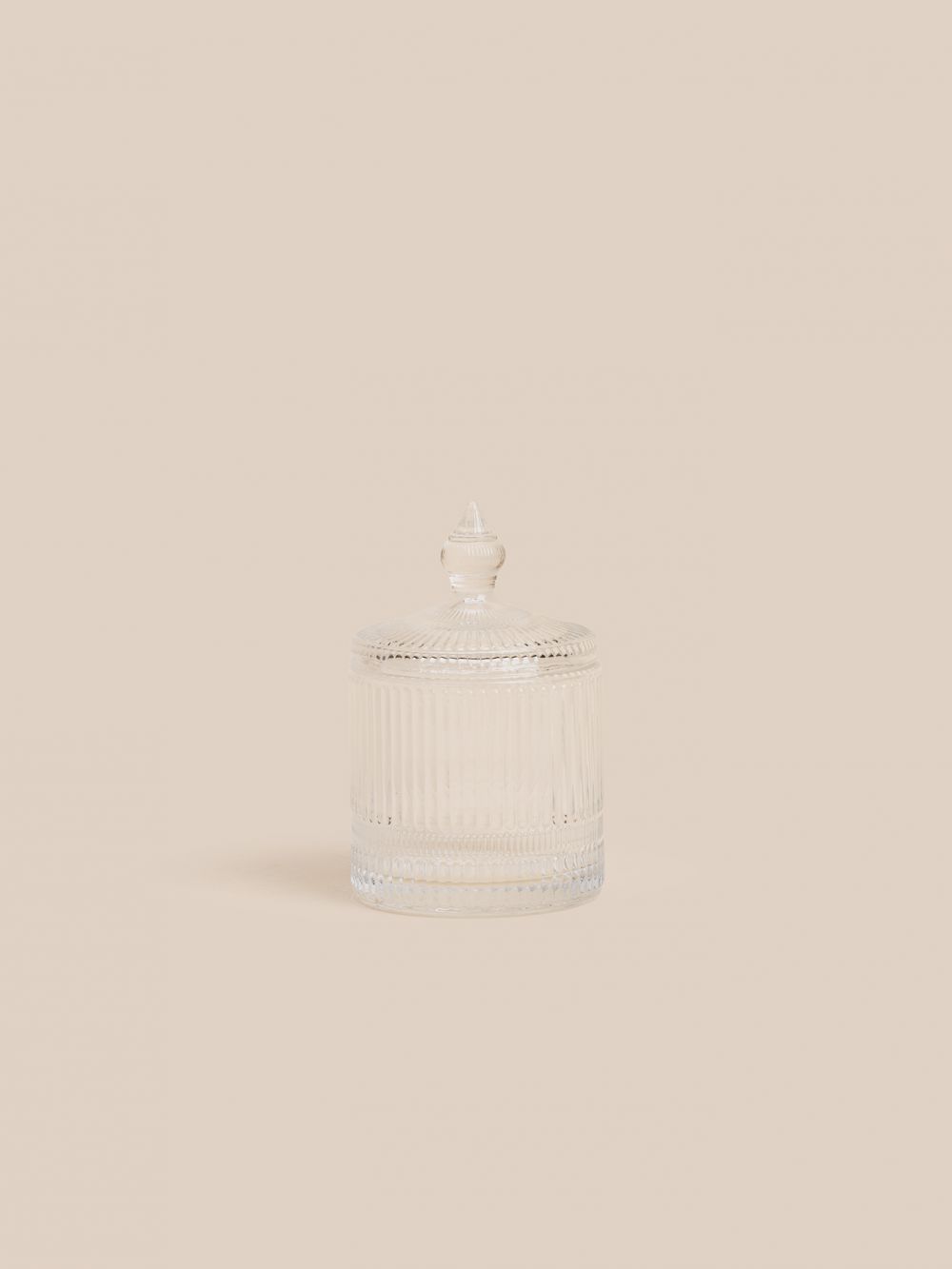 כלי עם מכסה זכוכית דקורטיבי