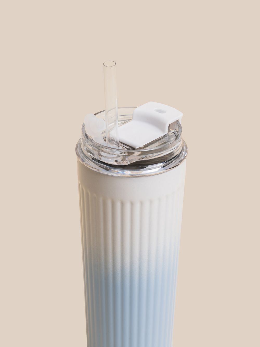 כוס שתיה עם קשית 500ML