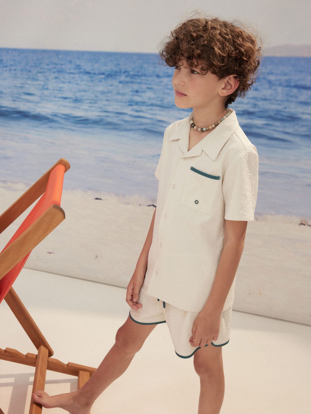 מכופתרת בגד ים