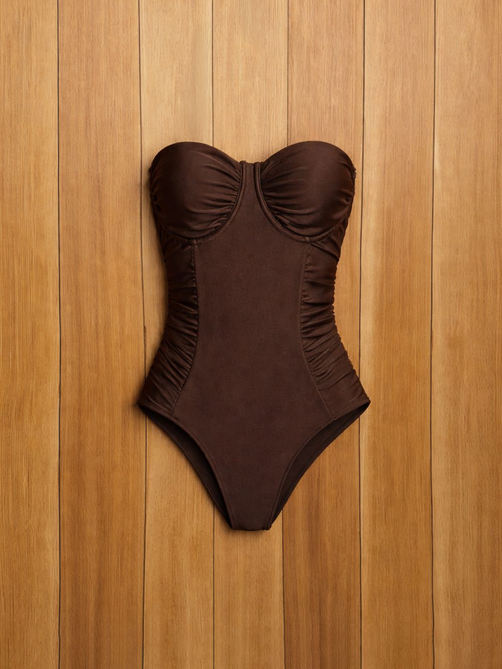 בגד ים שלם עם כיווצים