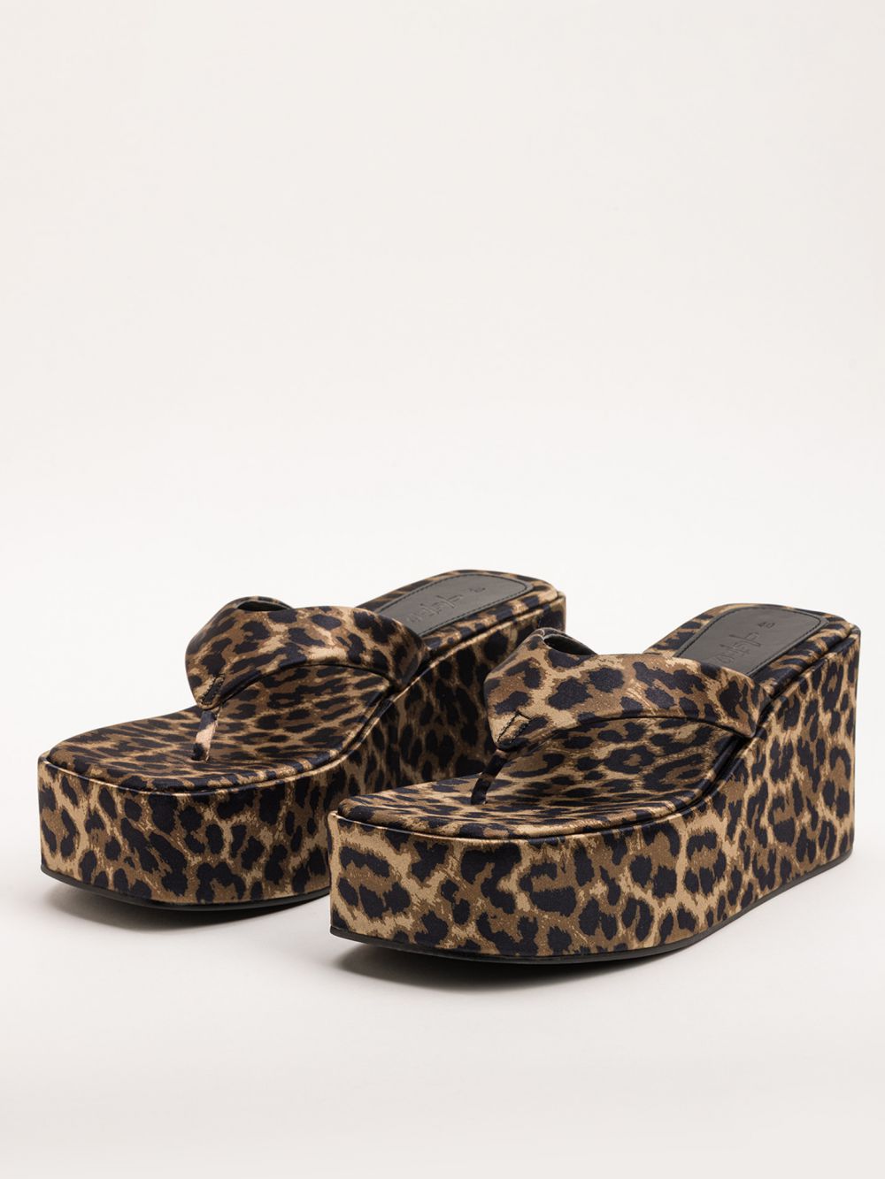 סנדלי פלטפורמה