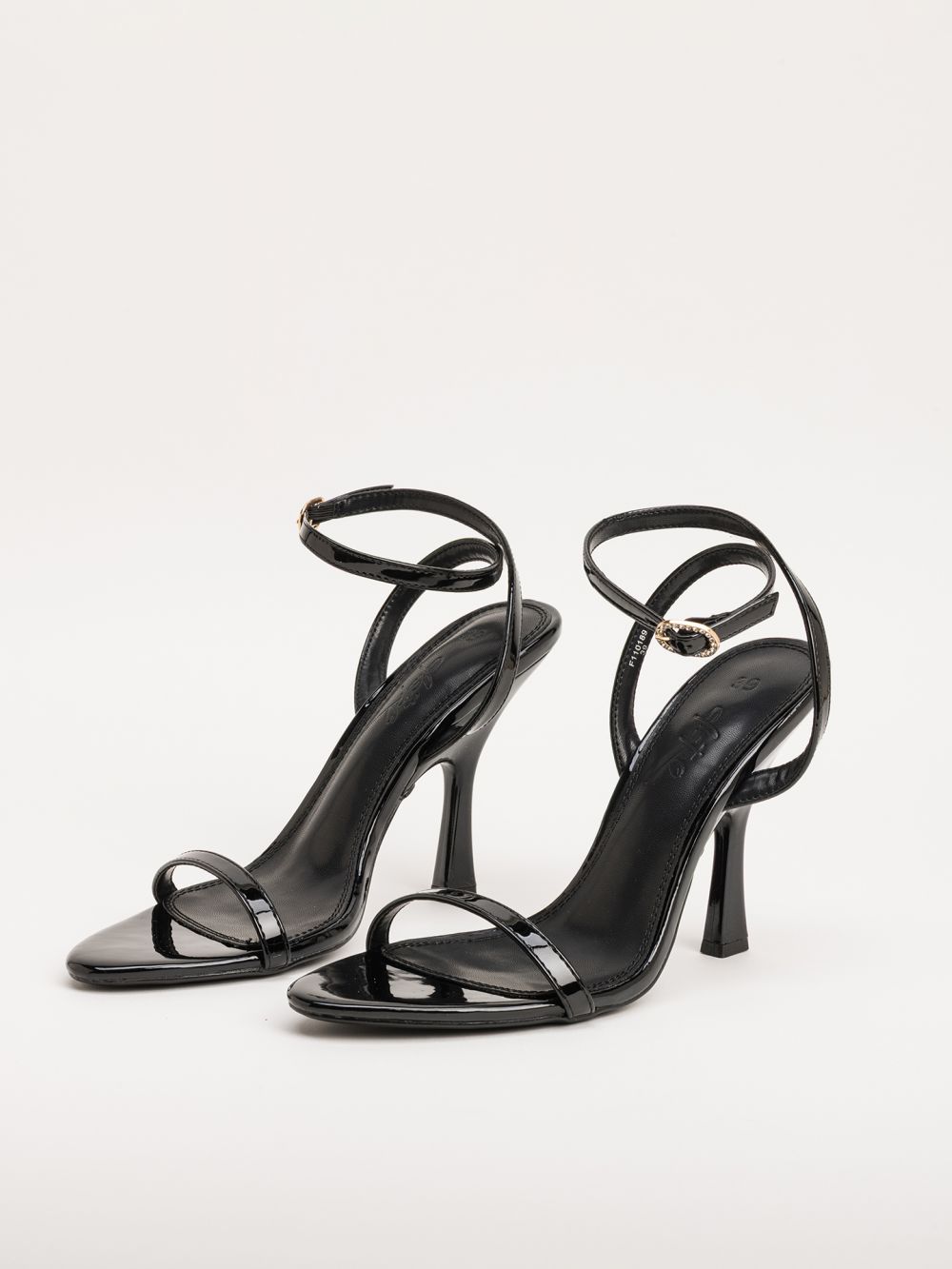 נעל עקב לערב