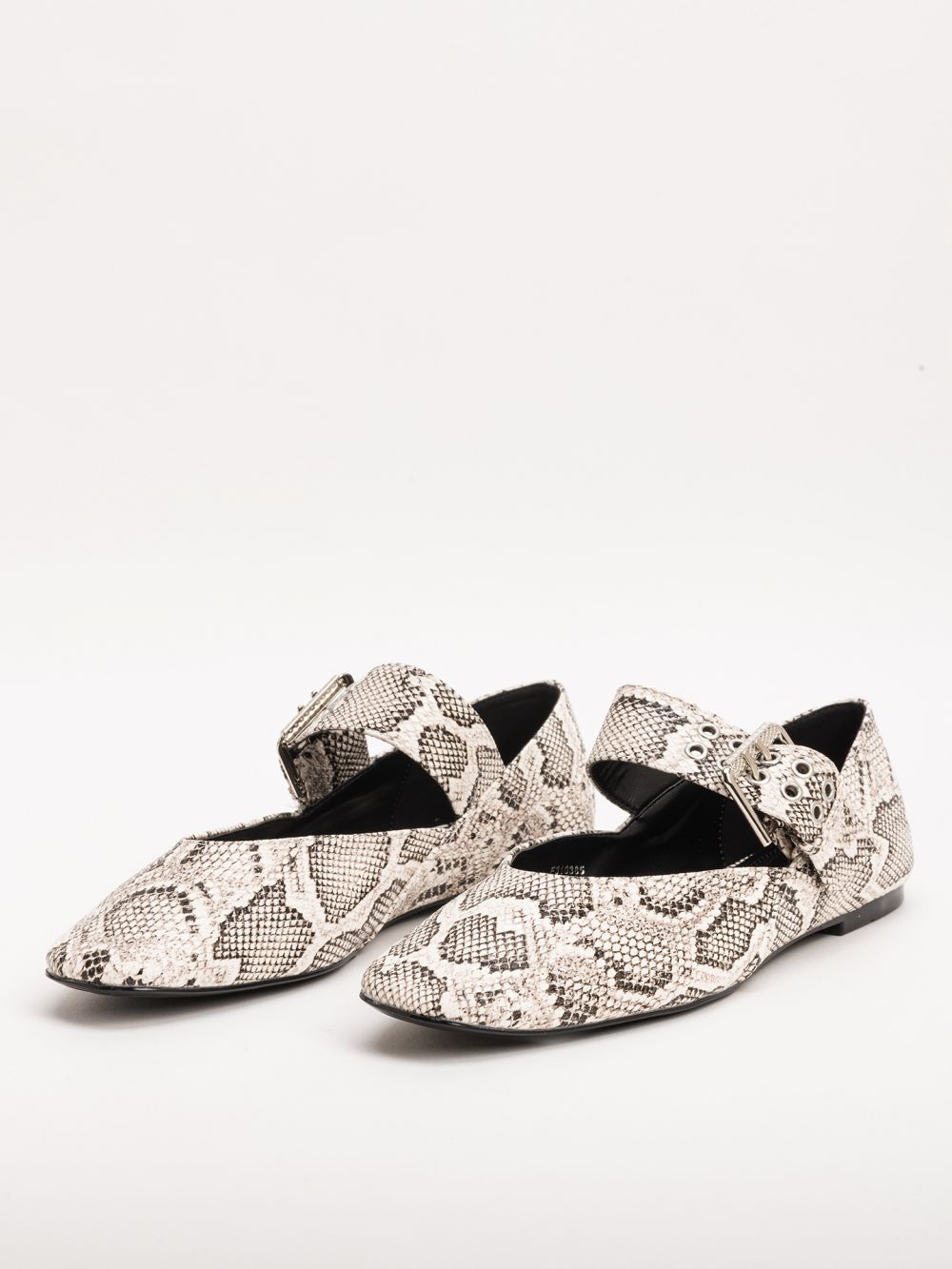 נעלי בלרינה עם רצועה