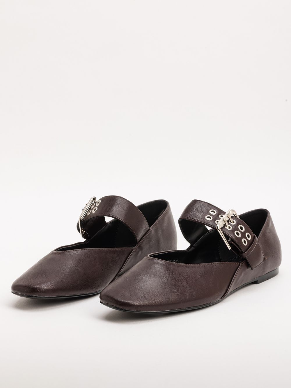 נעלי בלרינה עם רצועה