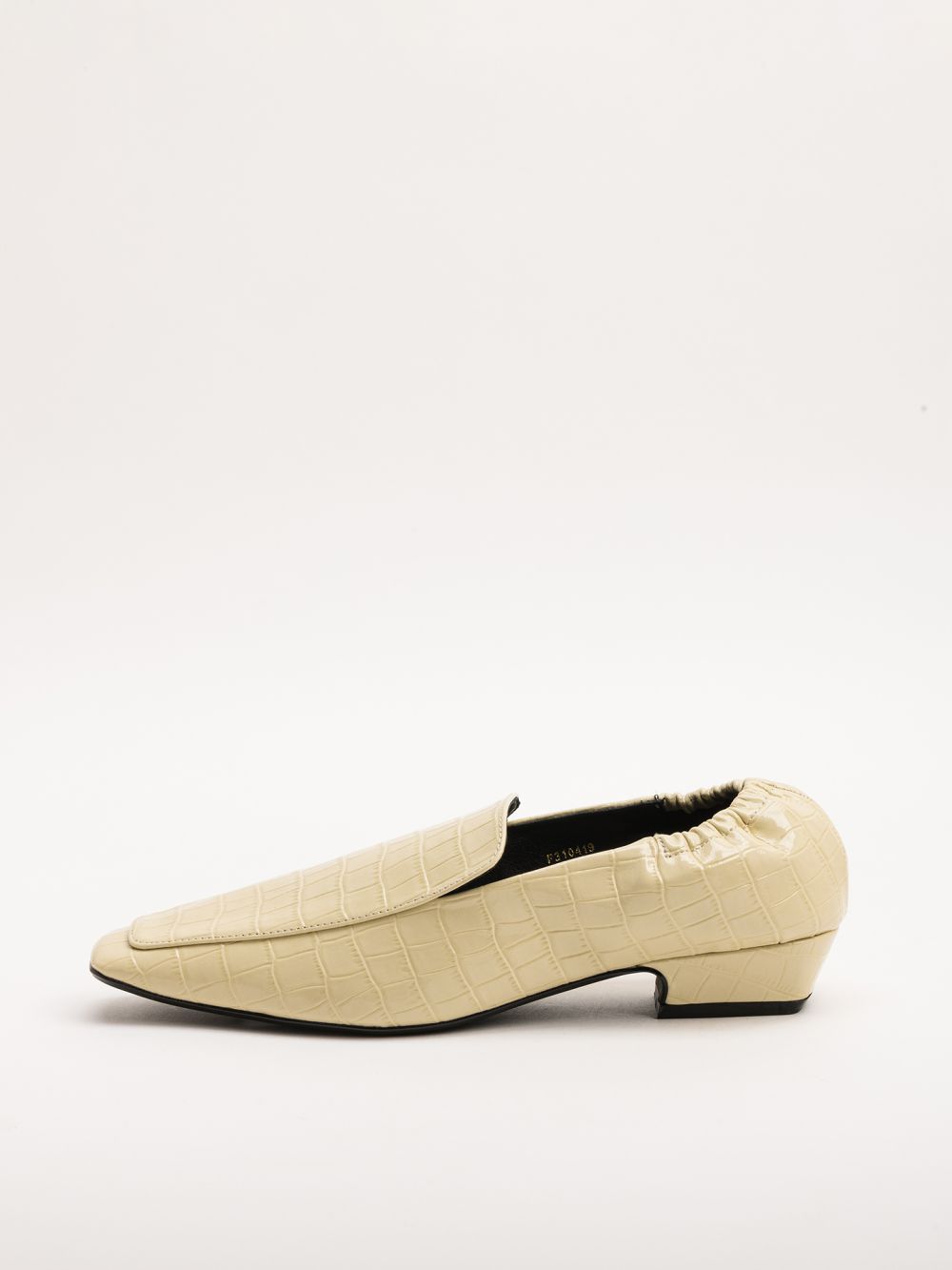 נעליים עם חרטום מרובע