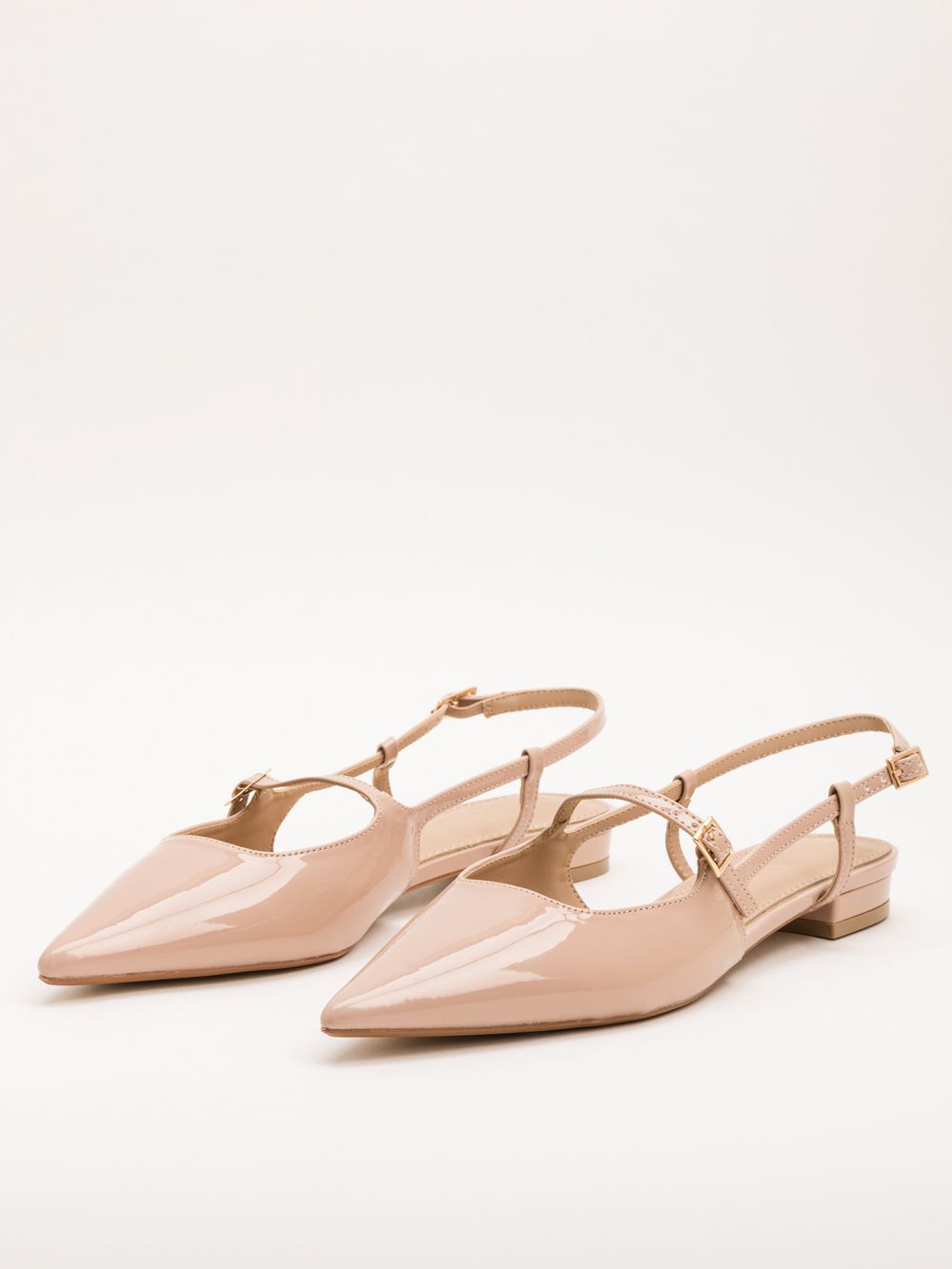 נעל סירה עם חרטום מחודד