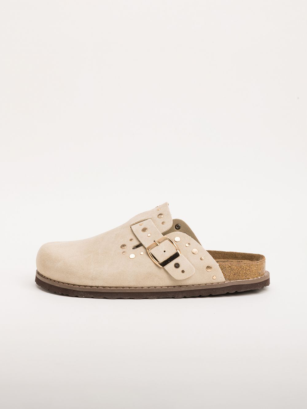 כפכפים מעוטרים עם ניטים