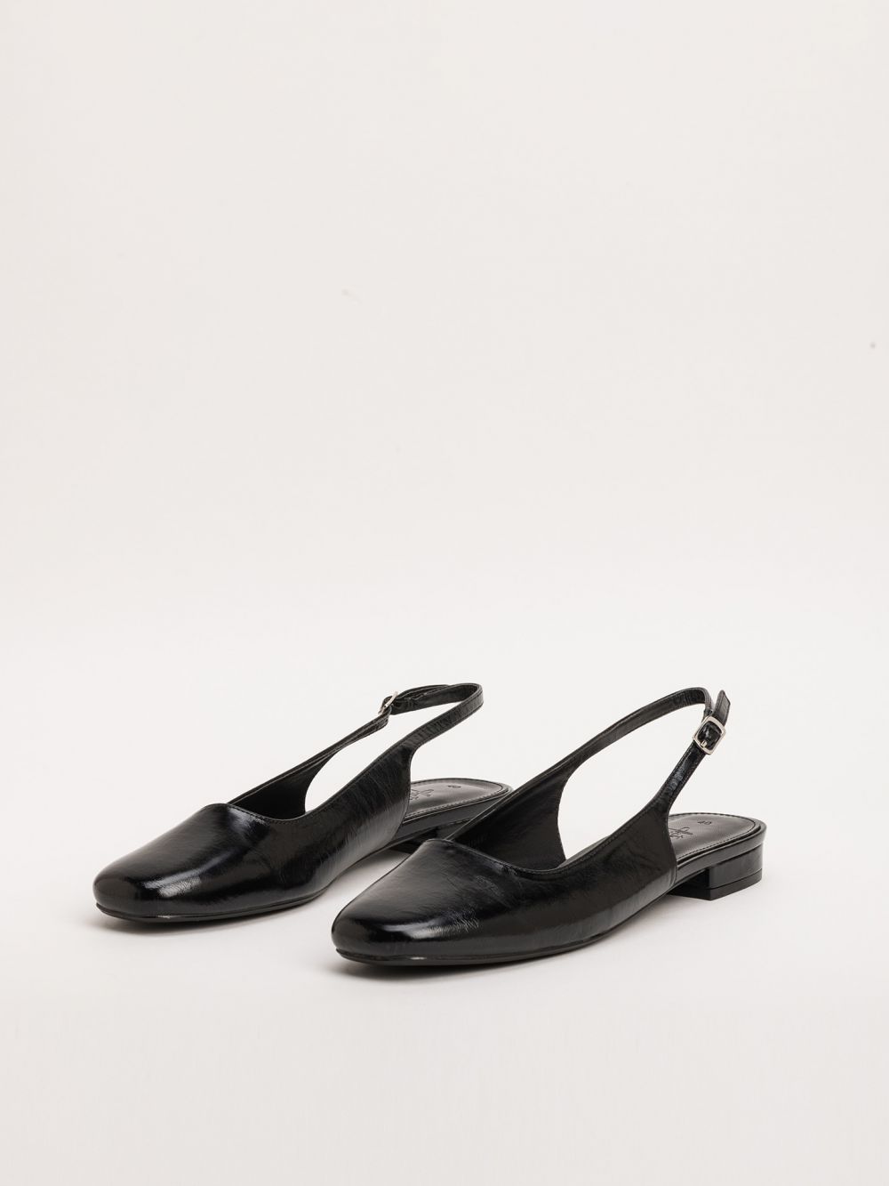 נעלי SLINGBACK שטוחות עם אבזם