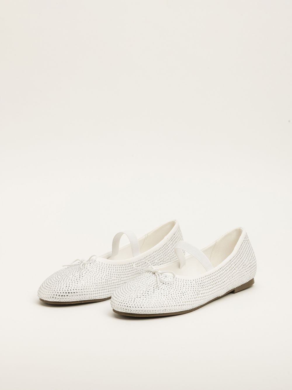 נעלי בלרינה עם קישוט דמוי יהלומים