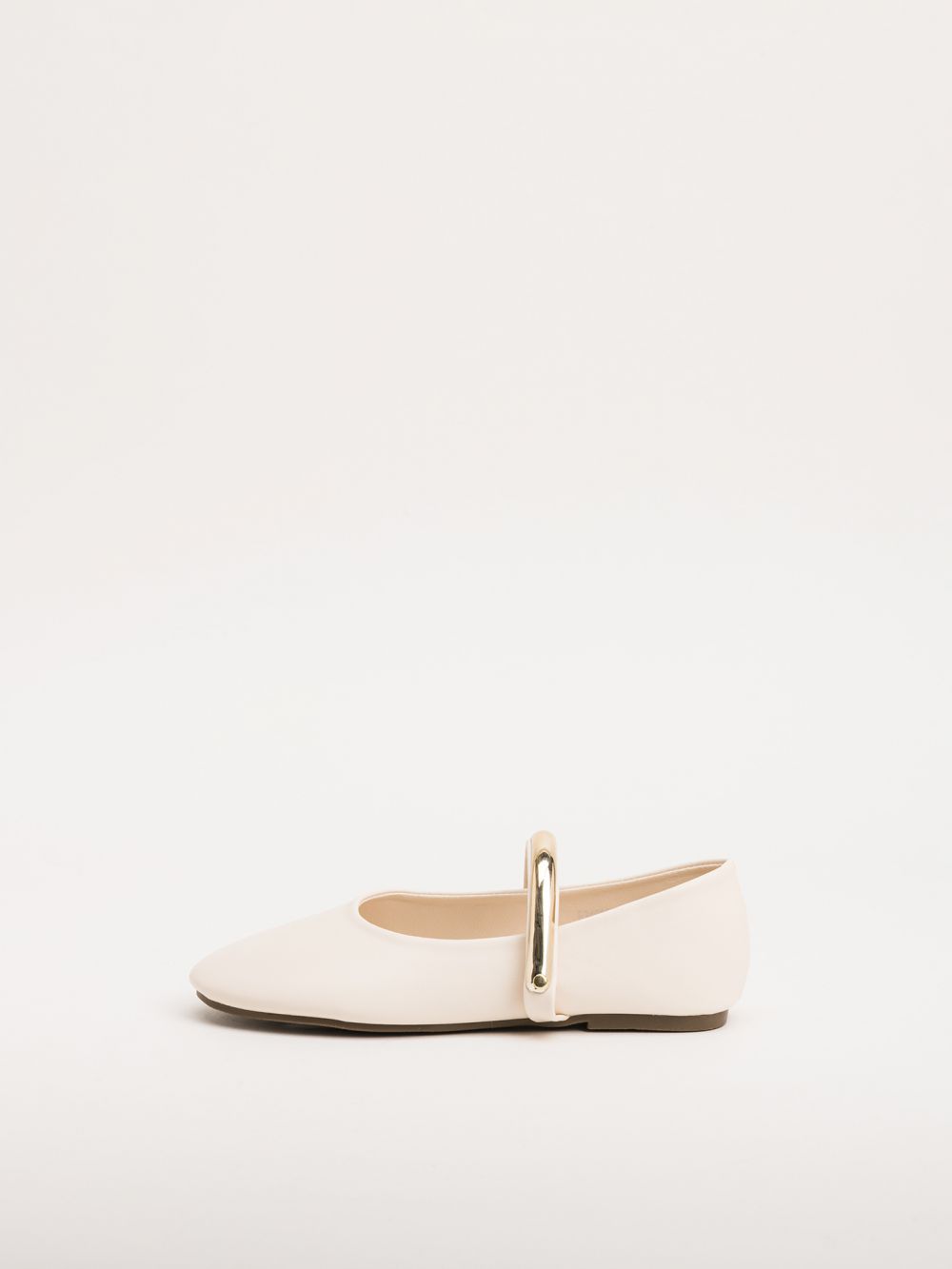 נעלי בלרינה עם דיטייל מטאלי