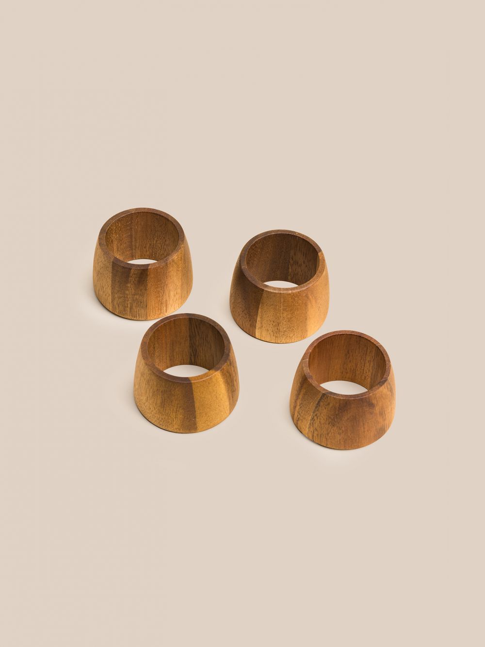 סט 4 חבקים מעץ למפיות