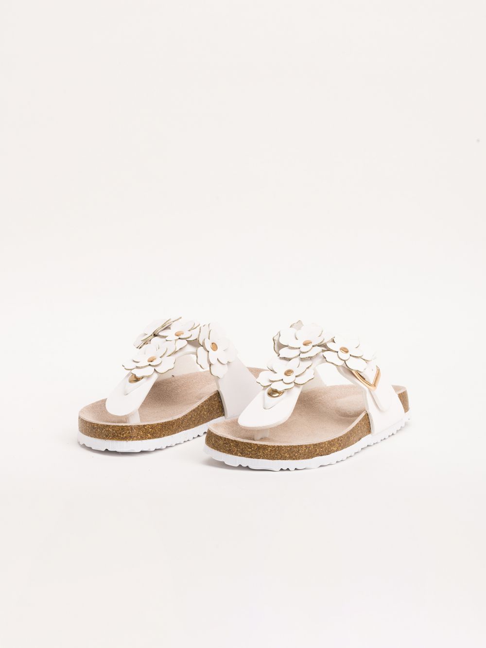 כפכף בעיטור פרחים תלת-מימדיים