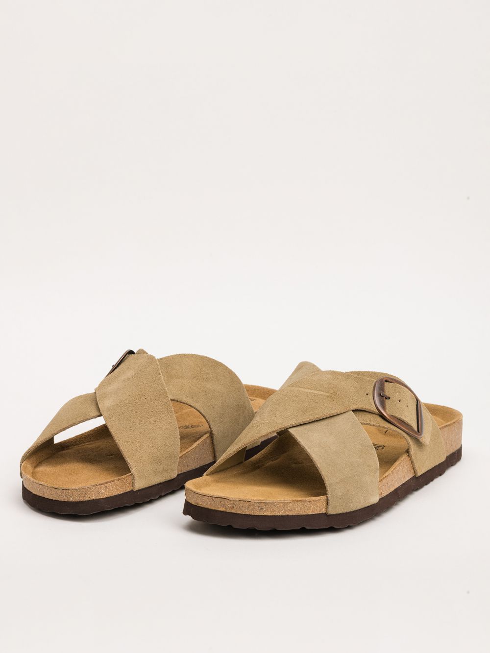 כפכפים עם רצועות מוצלבות