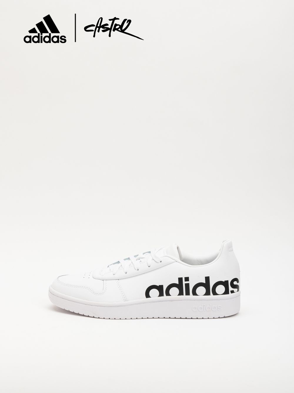 נעלי Adidas עם לוגו