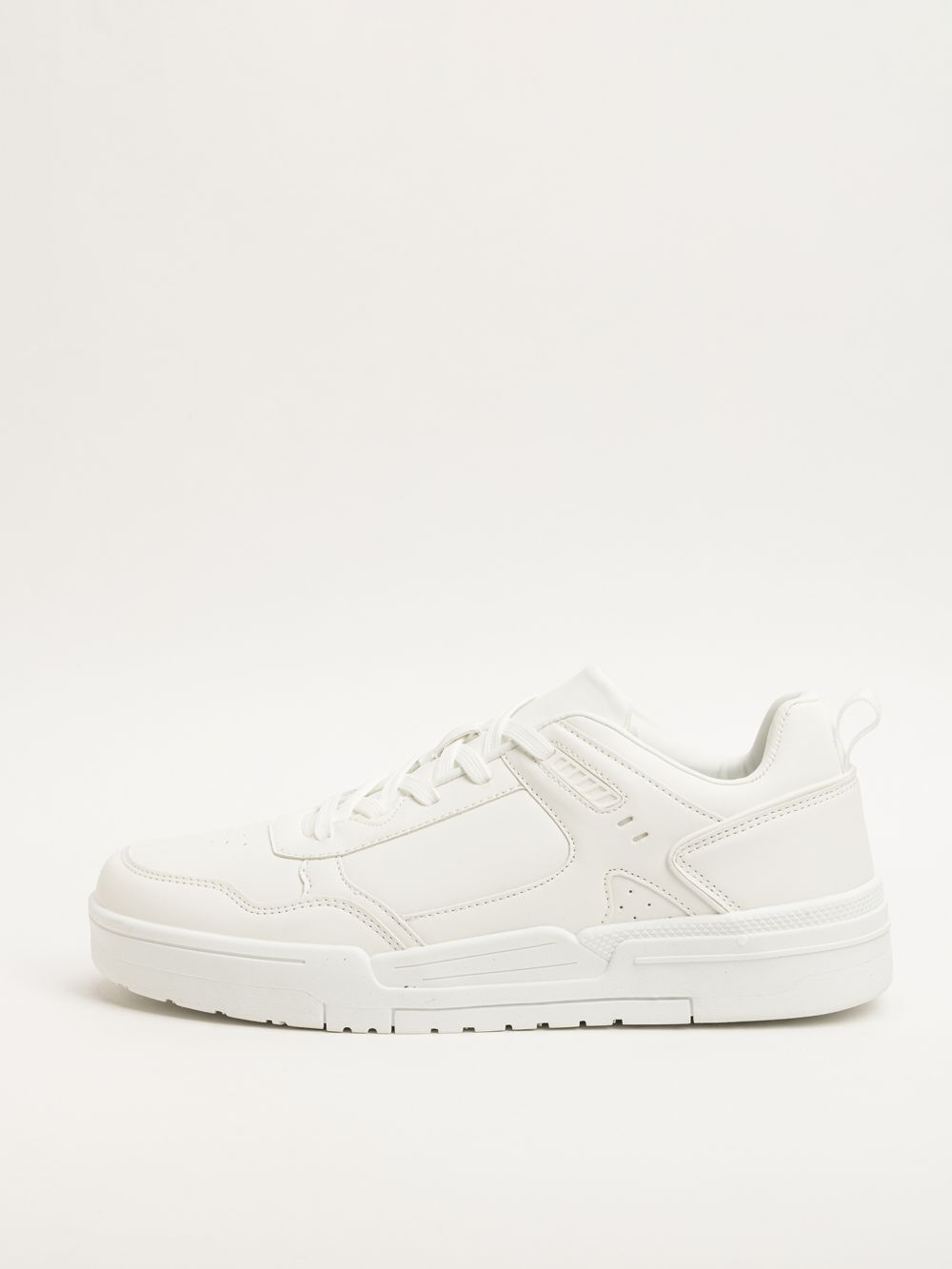 סניקרס ספורטיבי