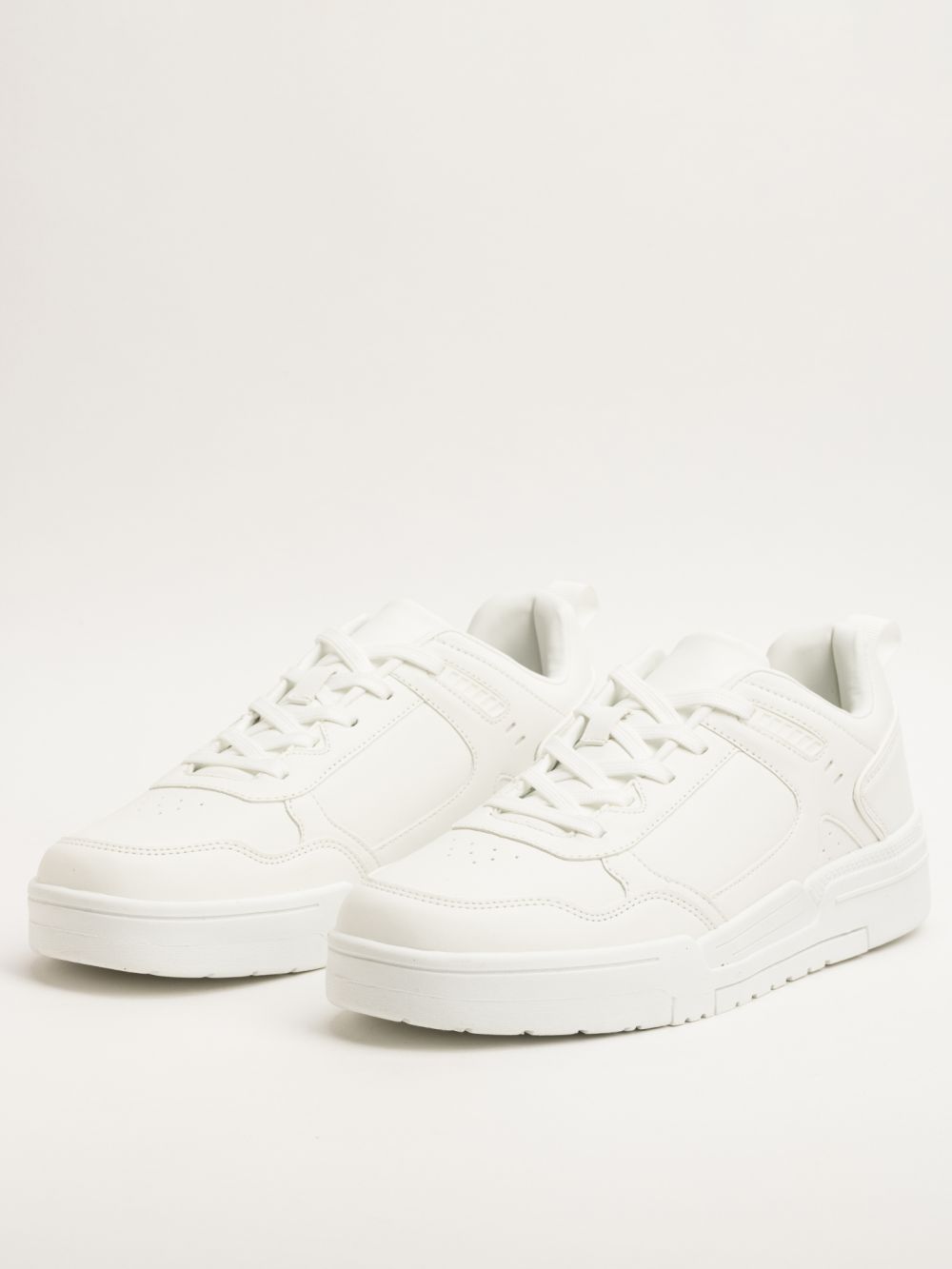 סניקרס ספורטיבי