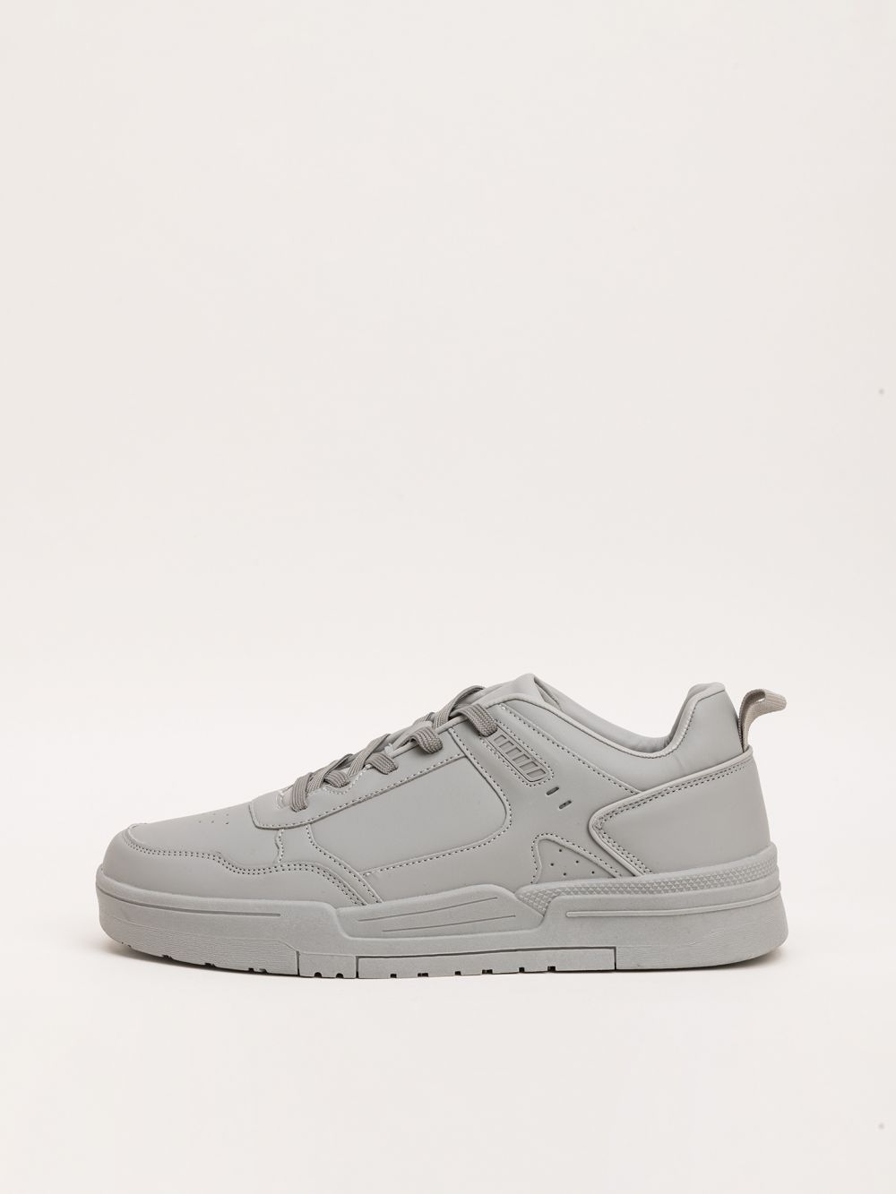 סניקרס ספורטיבי