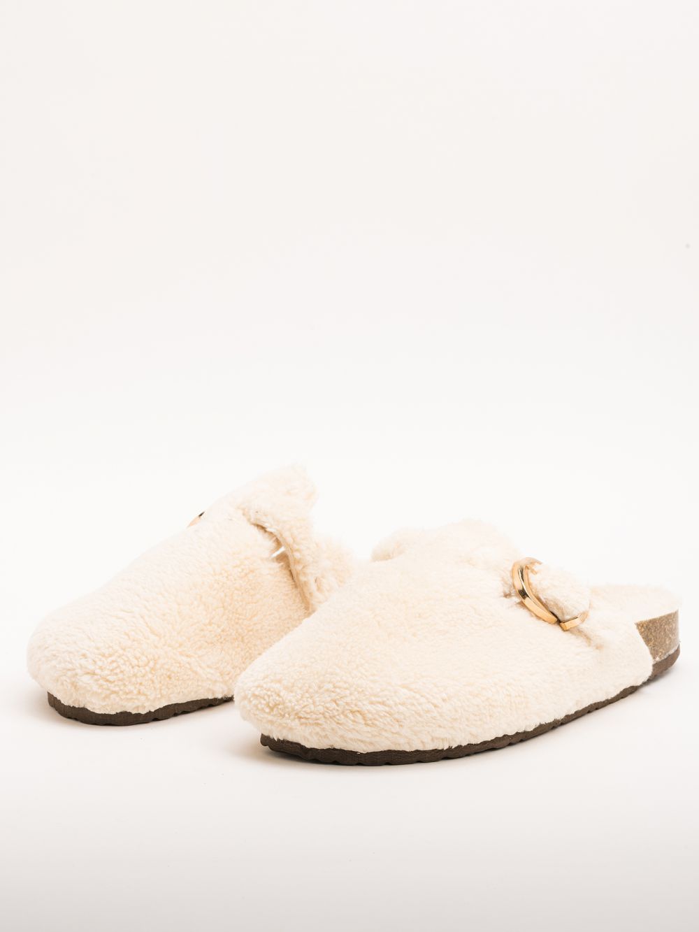 כפכפים פרוותיים