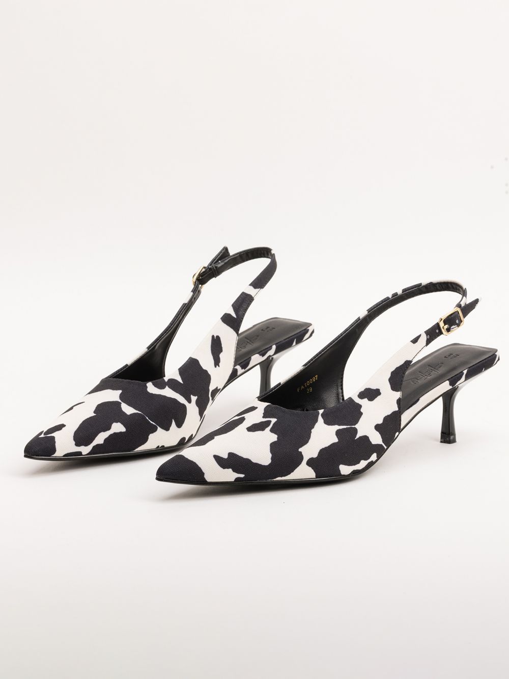 נעלי עקב עם רצועה