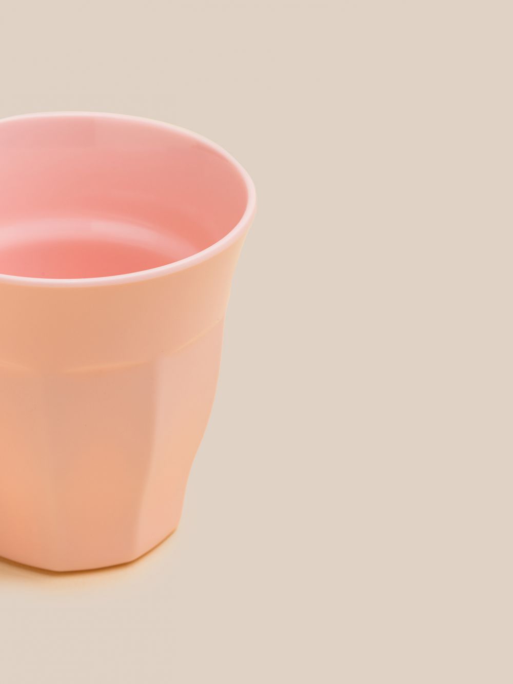 כוס שתיה מלמין צבעונית 200 מ”ל