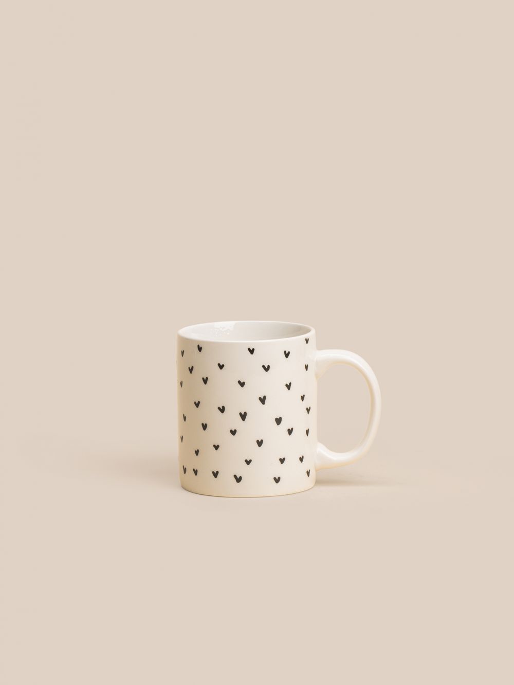 ספל שתיה חמה לבבות שחורים 340ML