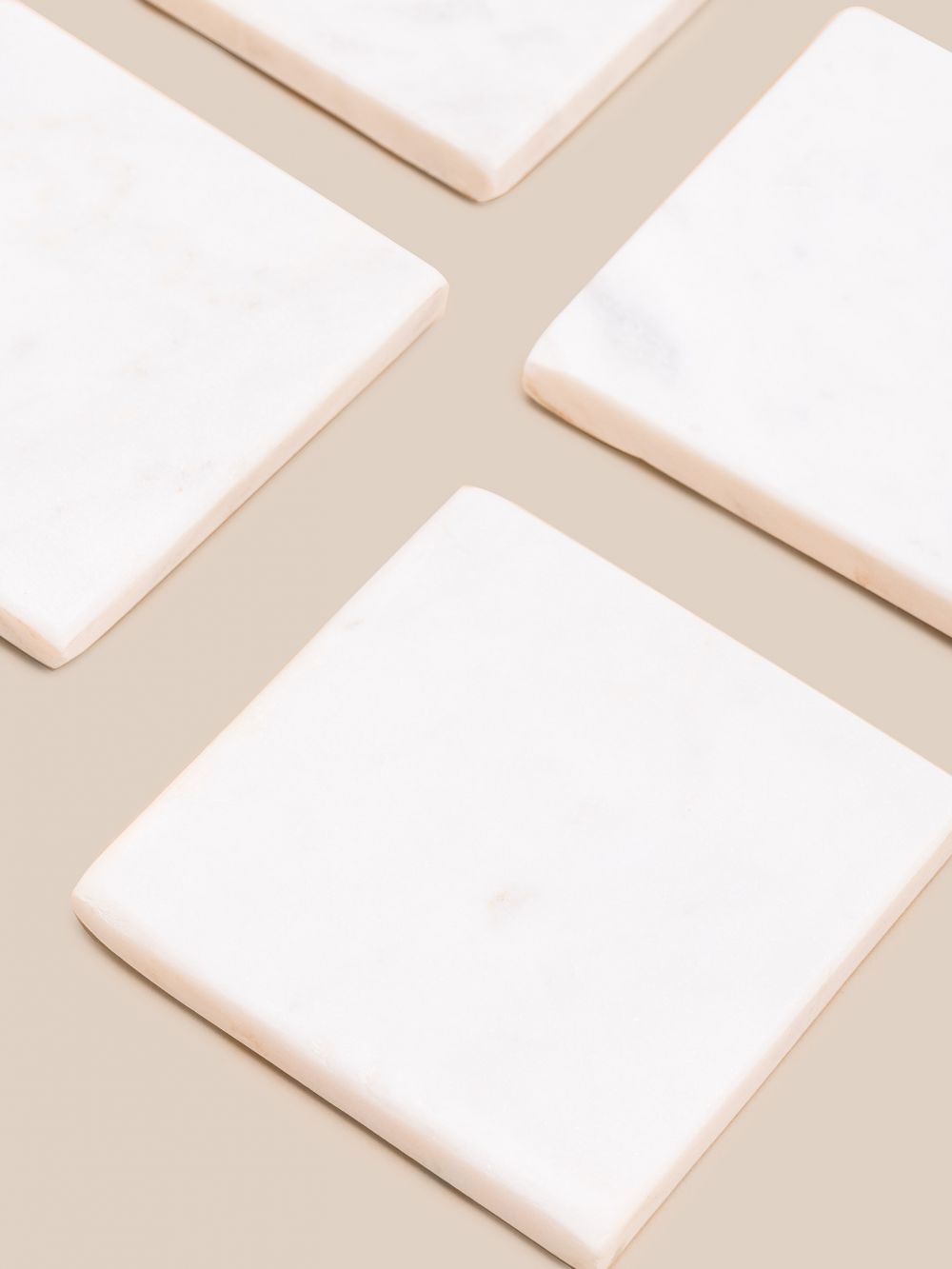 סט של 4 תחתיות משיש בכלי עץ