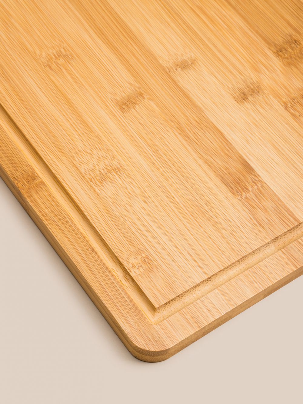 קרש חיתוך במבוק 40X30X1.5CM