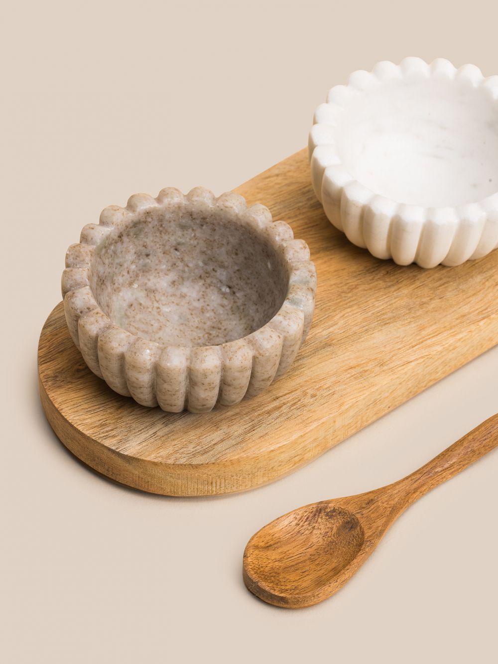 כלי למלח פלפל משיש ועץ עם כפיות