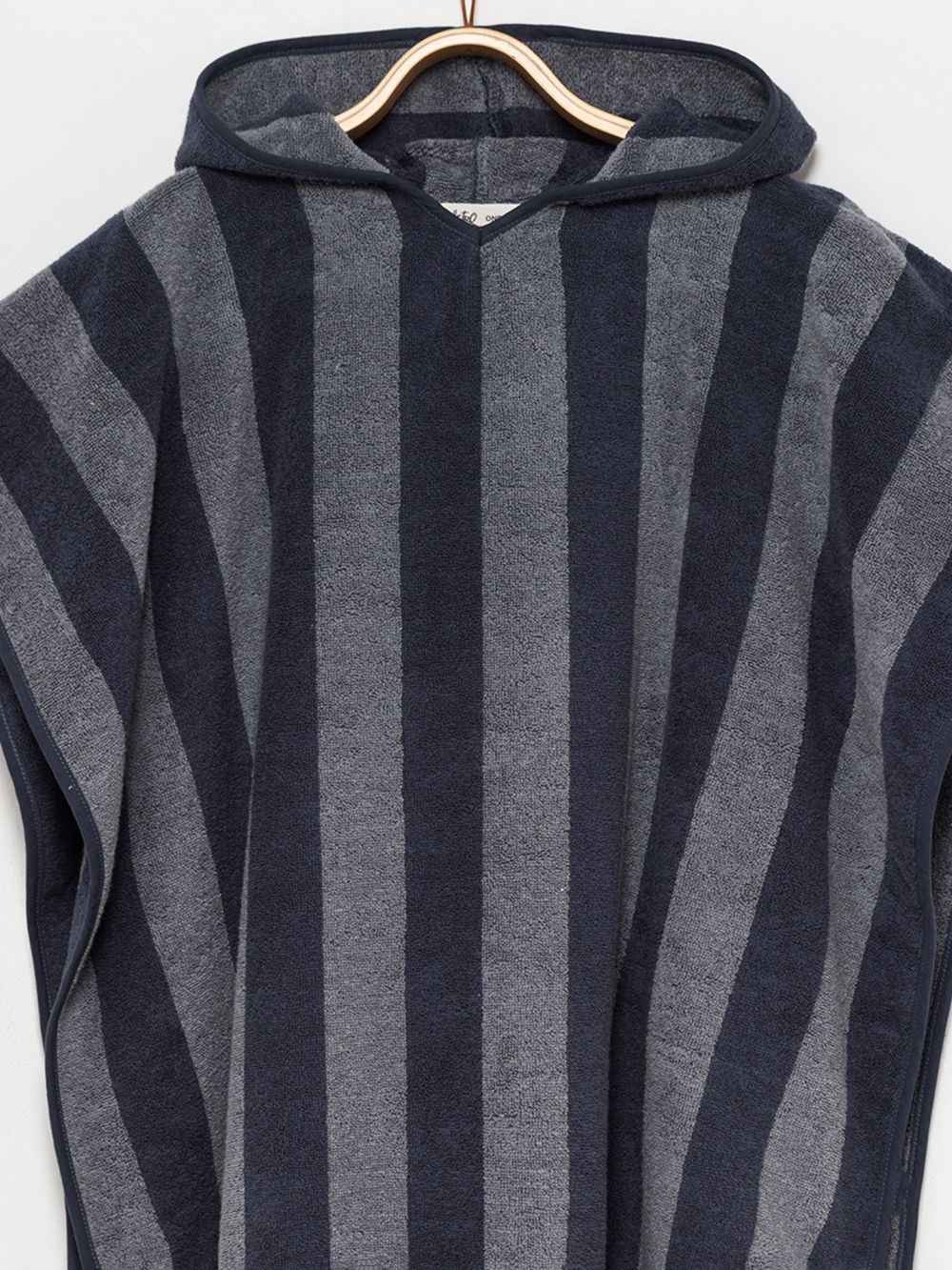 פונצ׳ו מגבת