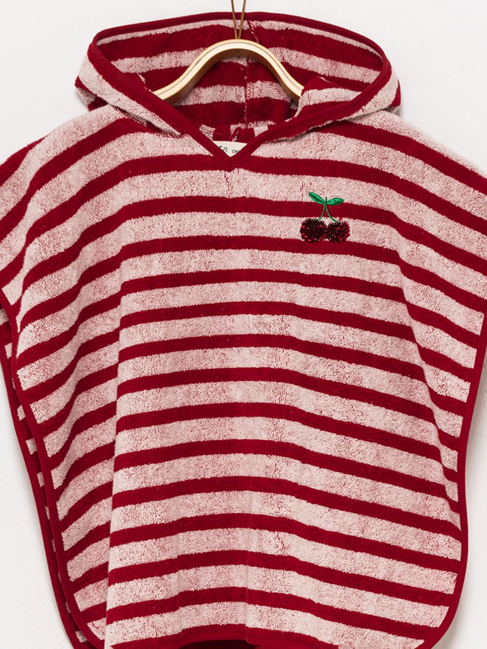 פונצ׳ו מגבת