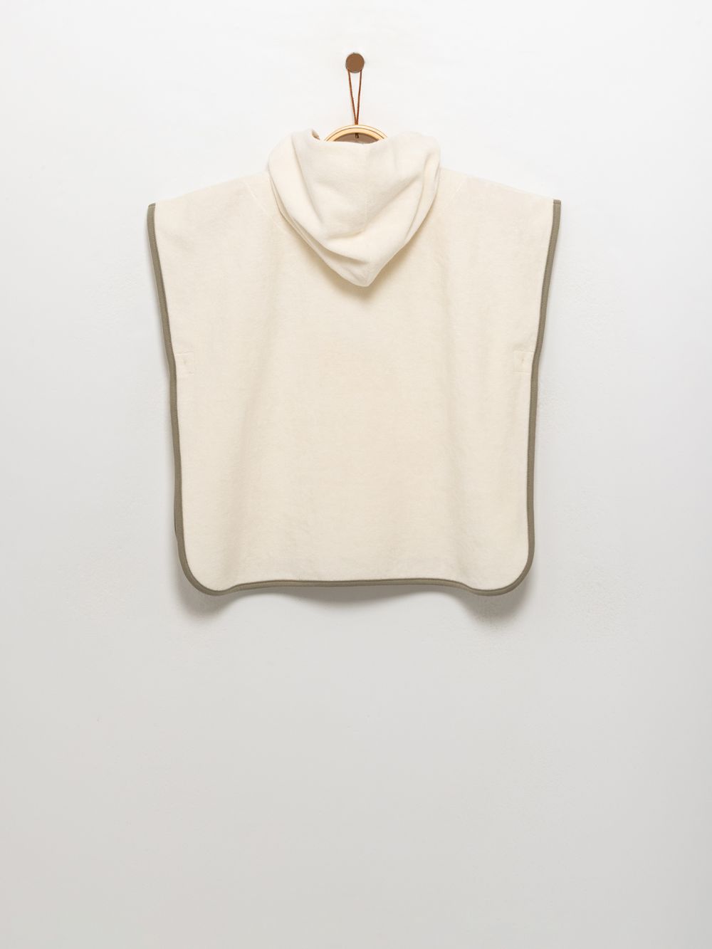 מגבת פונצ׳ו