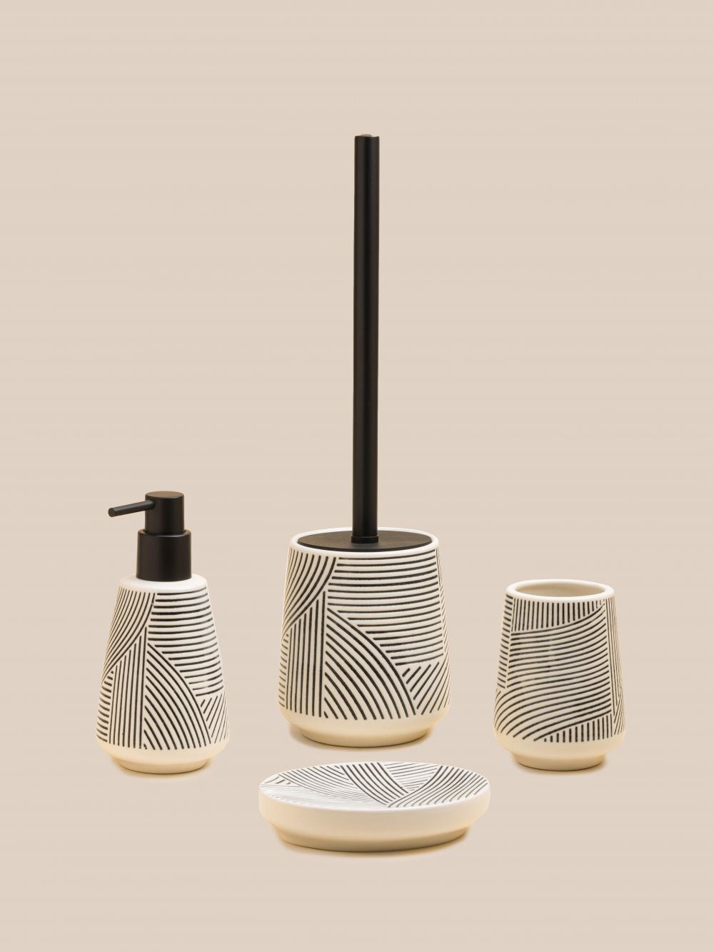 אביזרי אמבט מקרמיקה שחור לבן