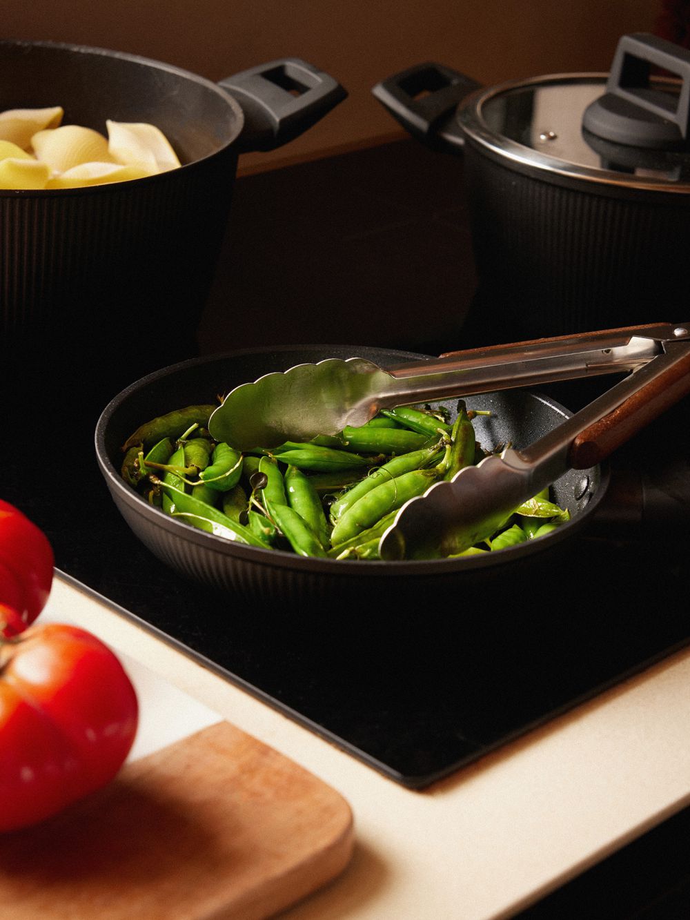 סט 2 מחבתות יציקה 24-20CM