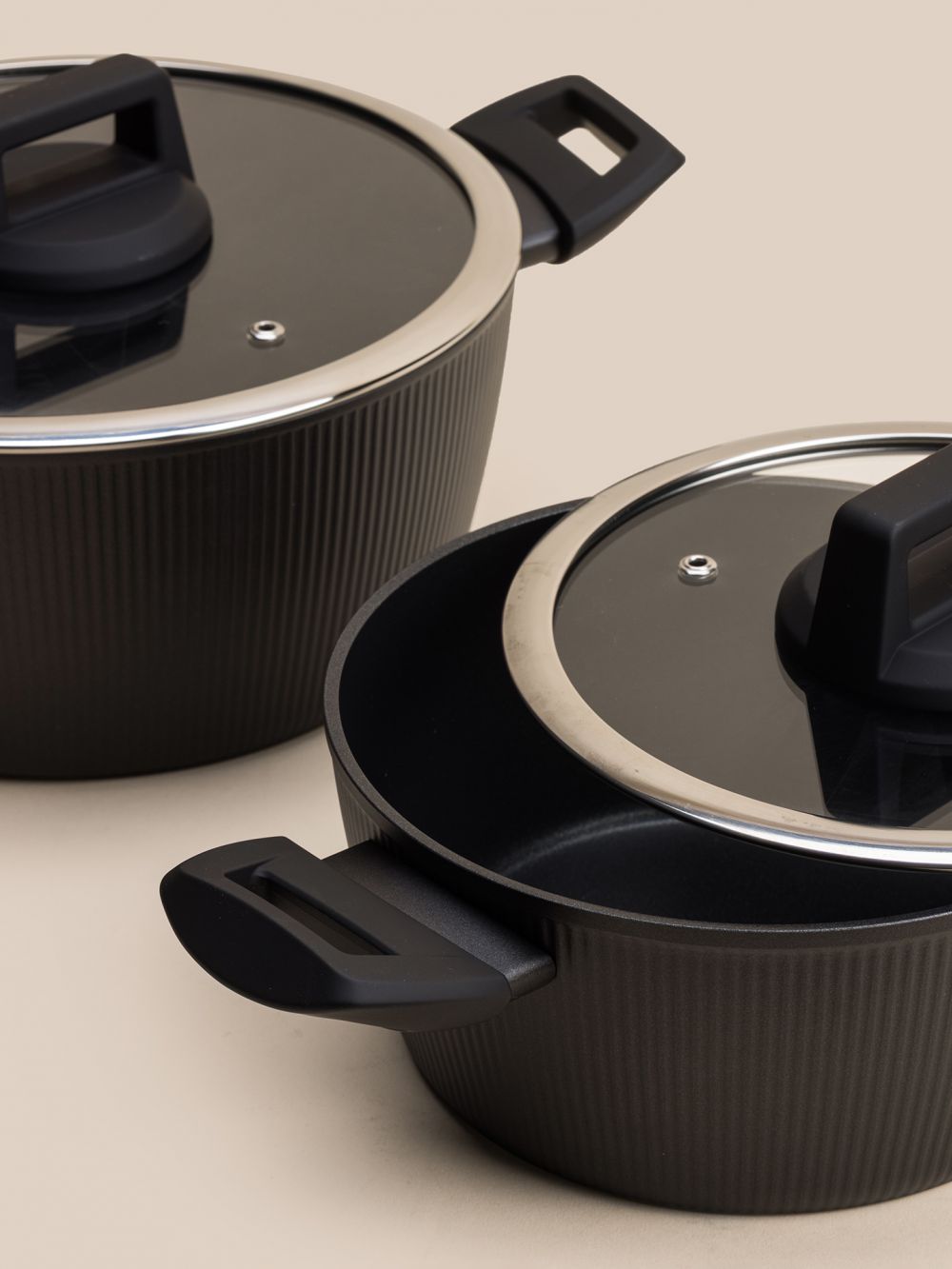 סט 2 סירי יציקה 2.5-4.5LT