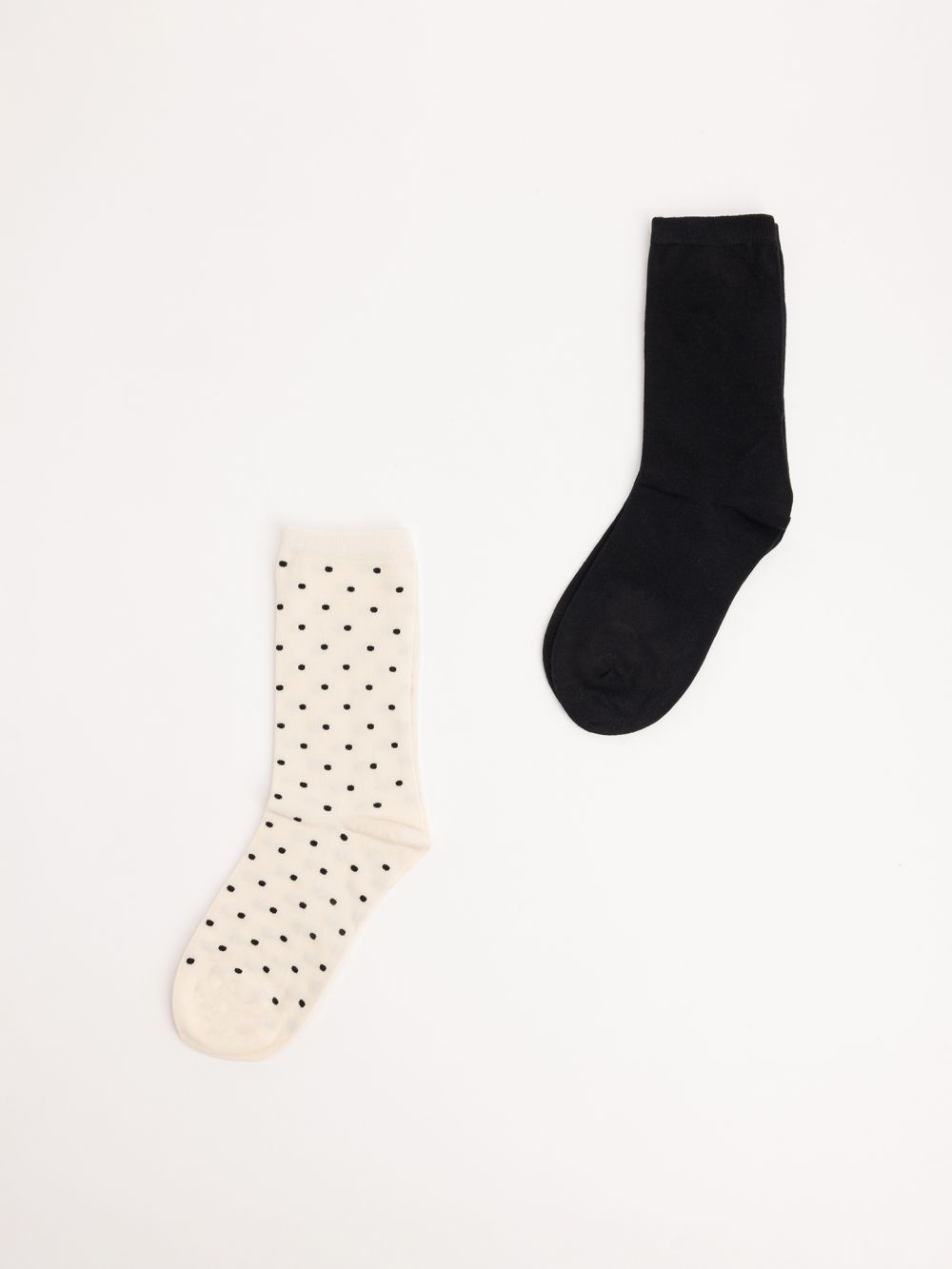 גרבי נשים מנוקדות