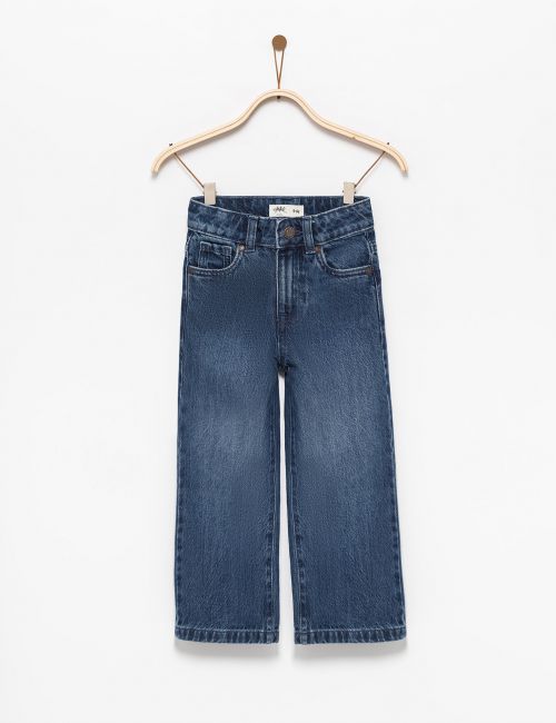 מכנסי ג’ינס מתרחבות עם קרעים